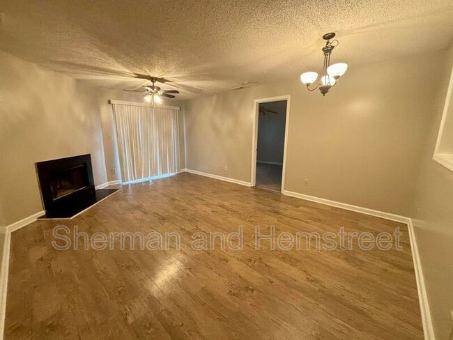 Building Photo - 218 Commons Dr