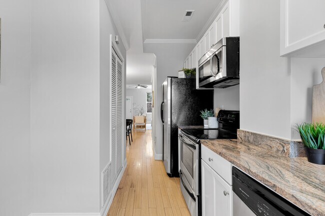 Foto del edificio - 2043 Gales St NE