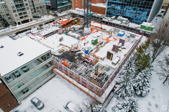 Building Photo - 30 Merton St