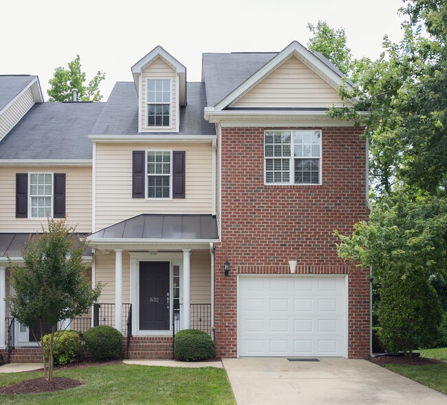 Photo - 832 Saratoga Drive House