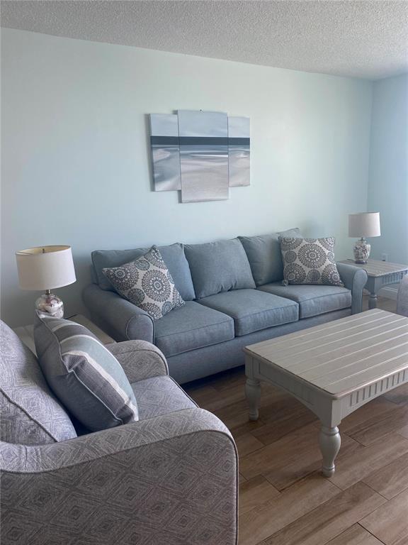 Foto del edificio - 7560 Bay Island Dr S