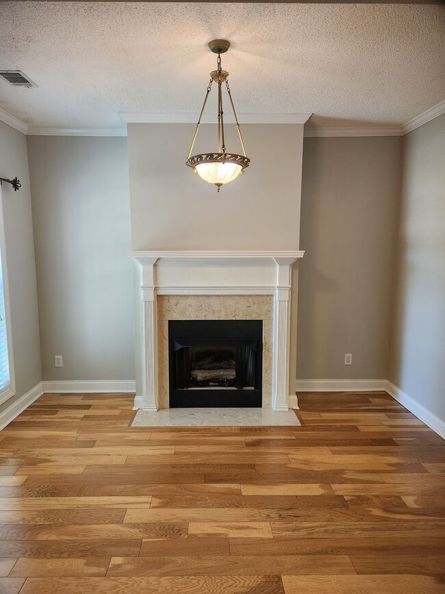 Building Photo - 205 N Hamptons Pl
