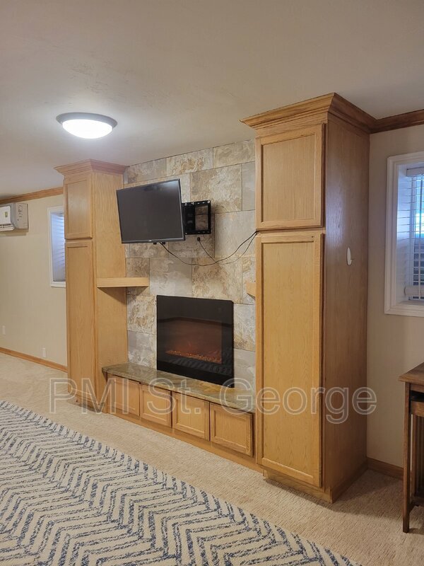 Foto del edificio - 1065 Canyon St