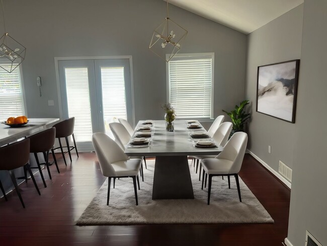Building Photo - Updated 4 Bedroom Single Family Home in Po...