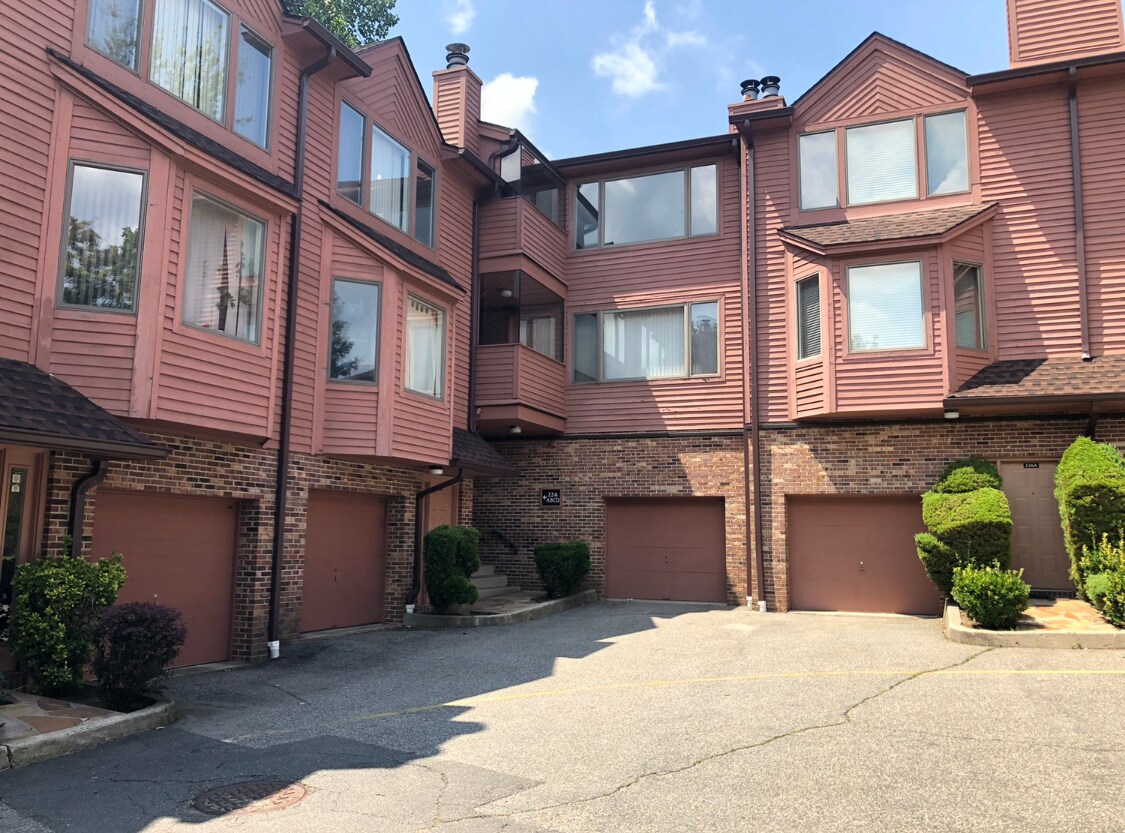 224A Washington Ave, Fort Lee, NJ 07024 Condo for Rent in Fort Lee