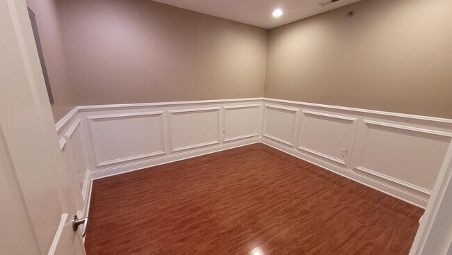 Building Photo - 7512 Lions Gate Pkwy