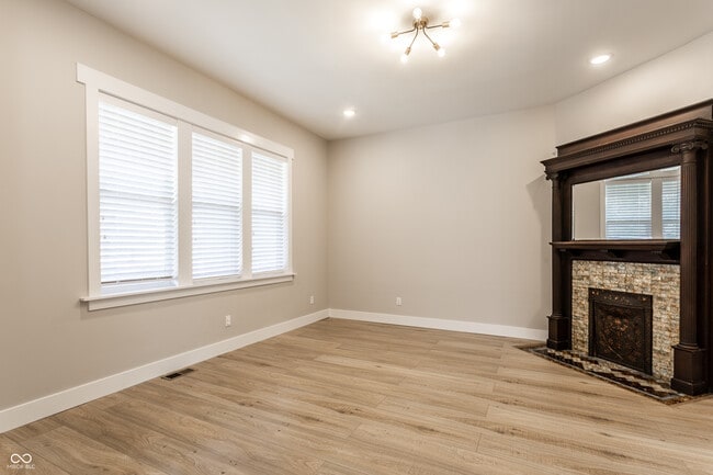 Foto del edificio - 1330 Marlowe Ave