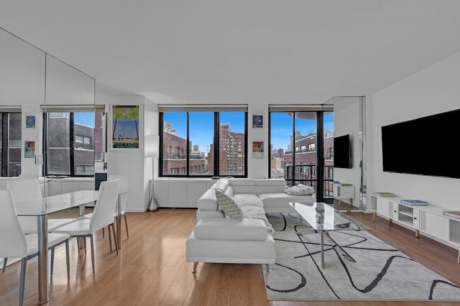 Building Photo - 304 E 65th St
