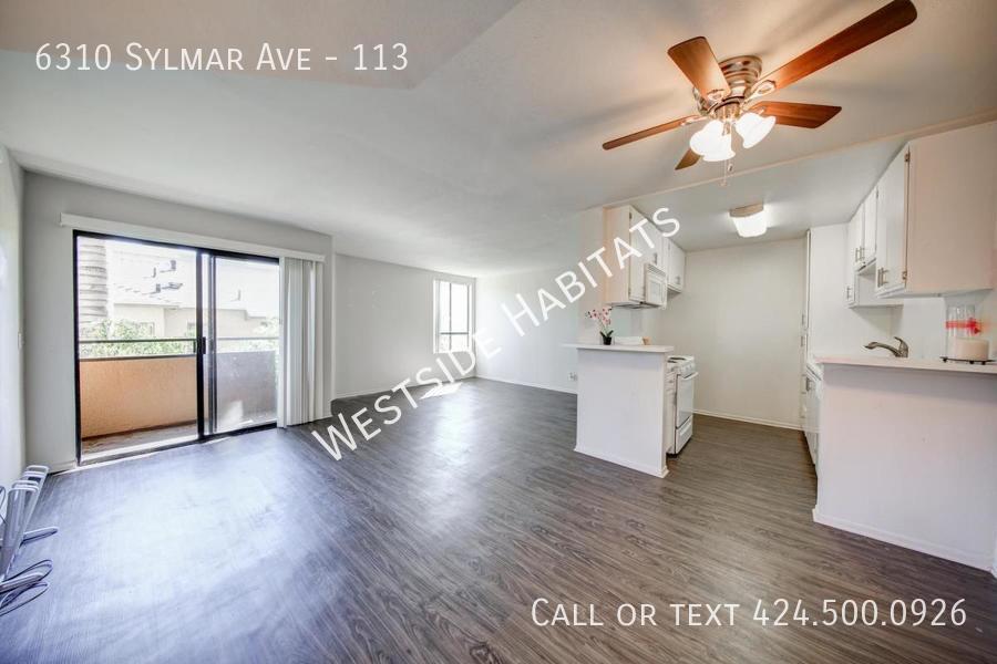Foto principal - 6310 Sylmar Ave