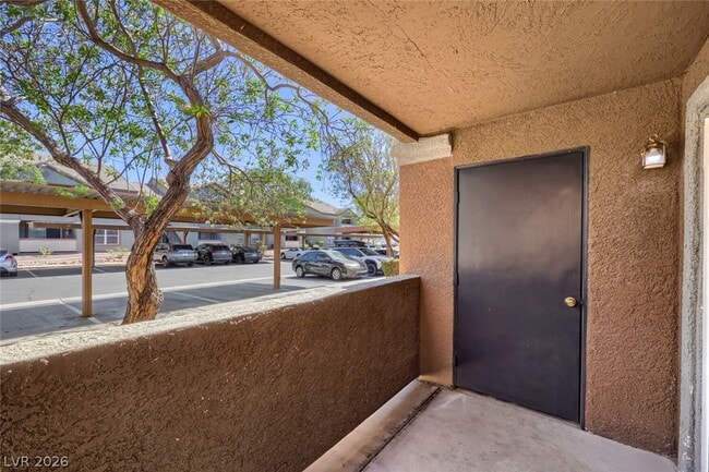 Foto del edificio - 555 E Silverado Ranch Blvd