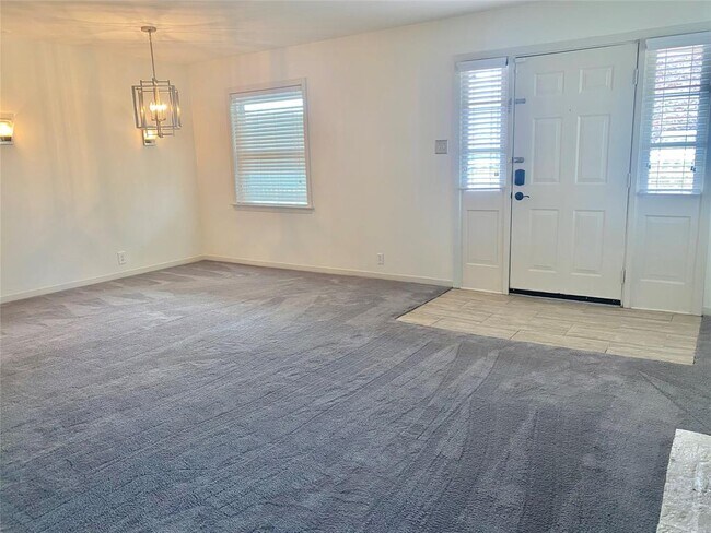 Building Photo - 5127 Del Monte Dr