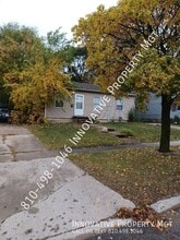 Building Photo - 2829 Plainfield Ave