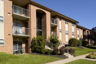 Building Photo - Woodsdale Apartments