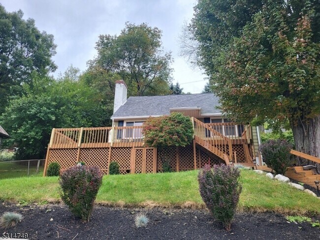 Foto del edificio - 69 Birch Pkwy