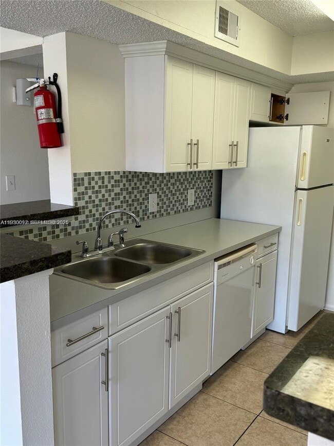 Building Photo - 10501 SW 155th Ct