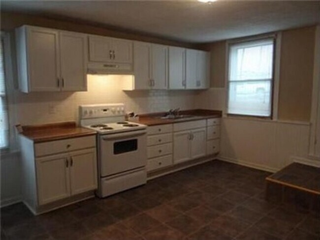 Stove - 600 Oak St