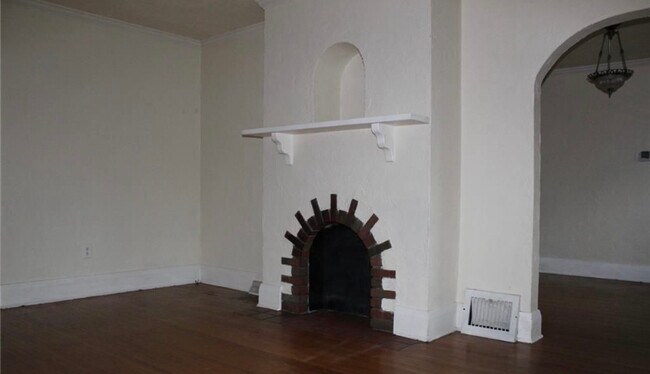 Building Photo - 1016 Alcott St