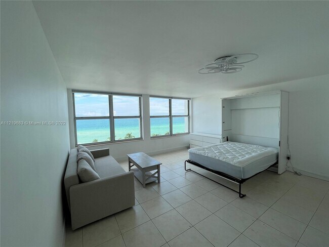 Building Photo - 2899 Collins Ave
