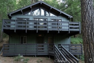 Building Photo - 828 Fern Dr
