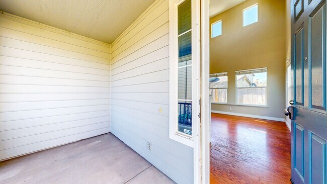 Foto del edificio - Bright two story 3 Bedroom 2.5 Bathroom Ho...