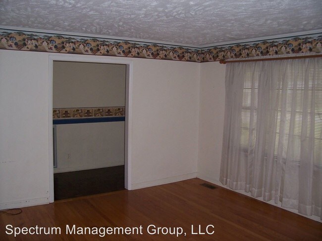 Building Photo - 1515 Meadow Lane Cir
