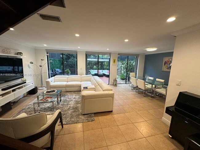 Building Photo - 9805 Costa Del Sol Blvd