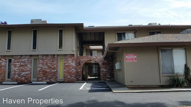 Building Photo - 2755 El Caprice Dr