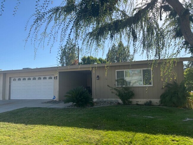 Foto del edificio - Very Clean Condo in Kern City!  2 Bedrooms...