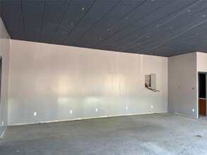Building Photo - 401 W James Ave