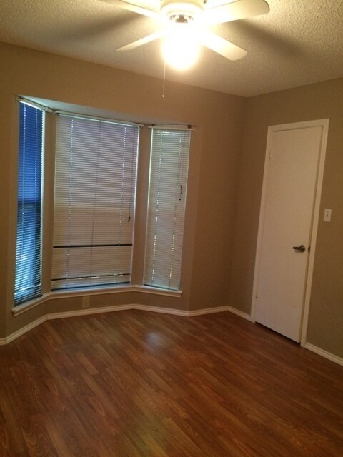 Foto del edificio - 2601 Cedar Ln