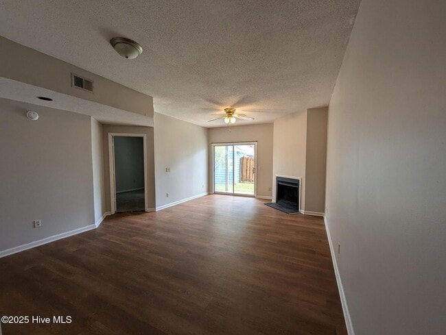 Building Photo - 4210 Wilshire Blvd