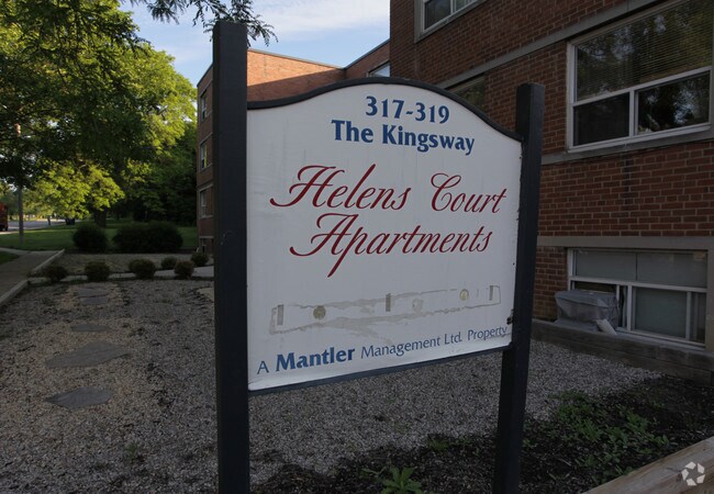 Photo du bâtiment - Hellen Court Apartments