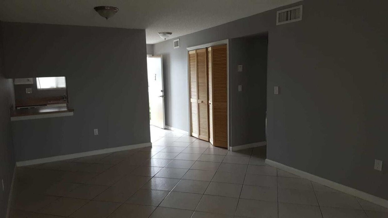 6086 Forest Hill Boulevard 108 - 6086  Forest Hill Boulevard 108
