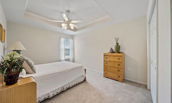 Building Photo - 3 Bedroom Condo Available for Immediate Mo...