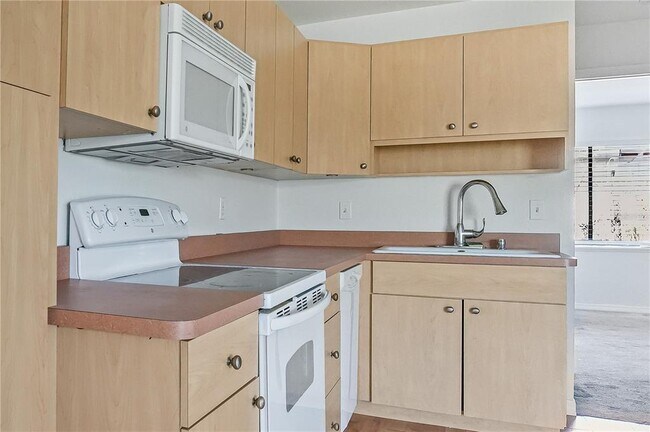 Building Photo - 1211 68th Ave Dr W