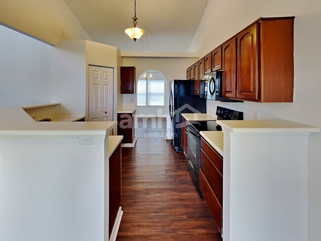 Building Photo - 837 Avalon Drive