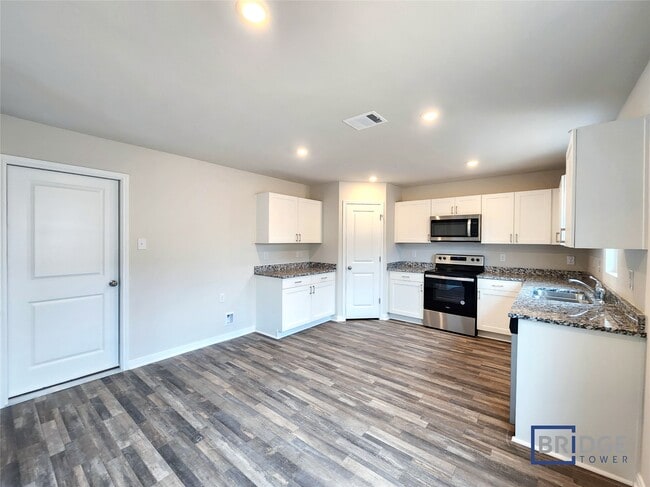 Building Photo - 10083 Cerritos dr