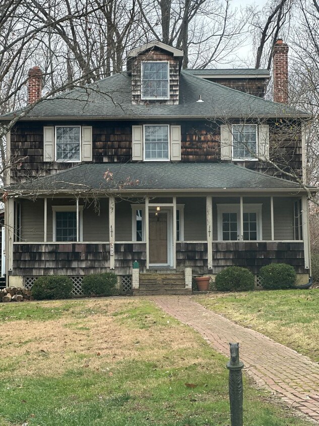 Foto principal - Greenville home on private property