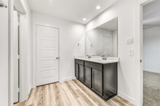 Building Photo - 3028 Crown Gate Dr