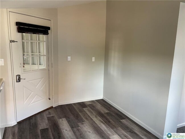 Building Photo - 3951 Mountain View Dr
