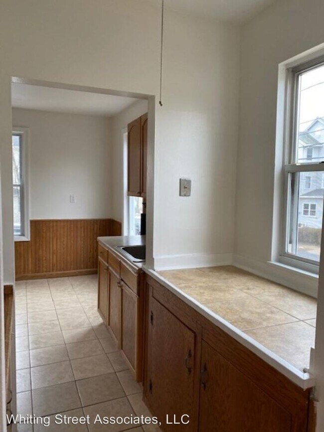 Building Photo - 1387 Corbin Ave