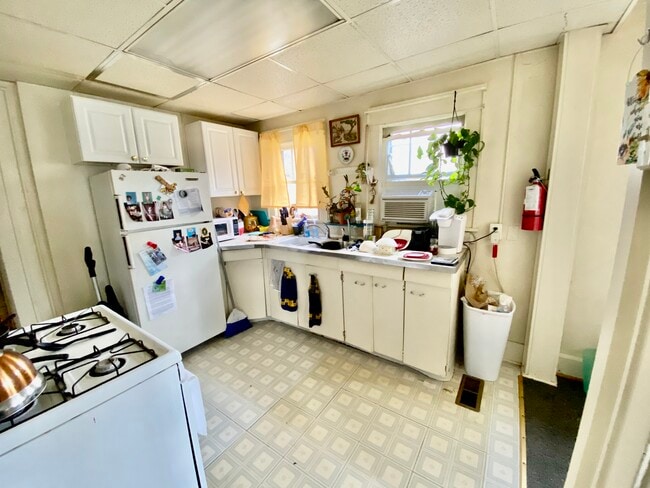 Building Photo - 127 Lorentz St