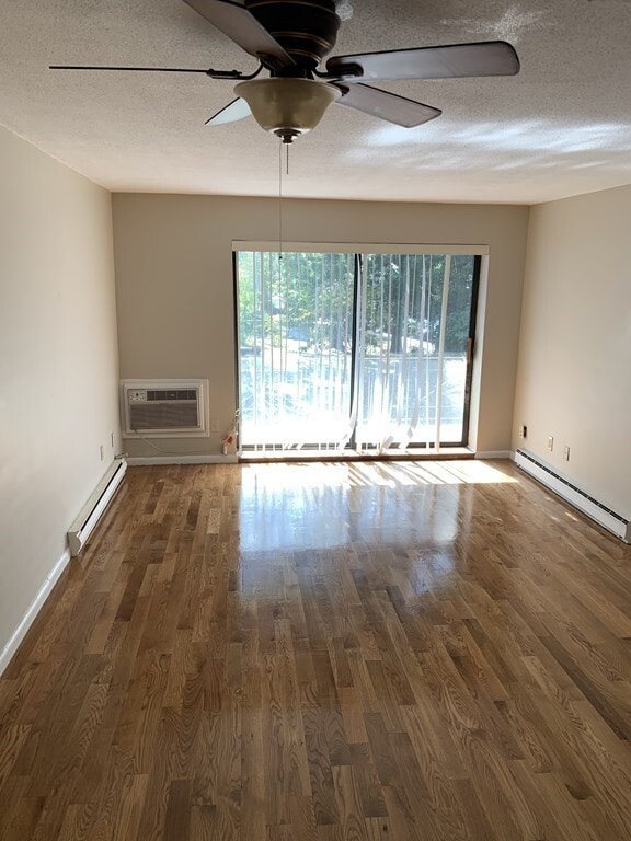 Photo - 44 Maple St Apartment