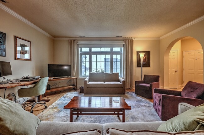 Building Photo - 500 Prospect St