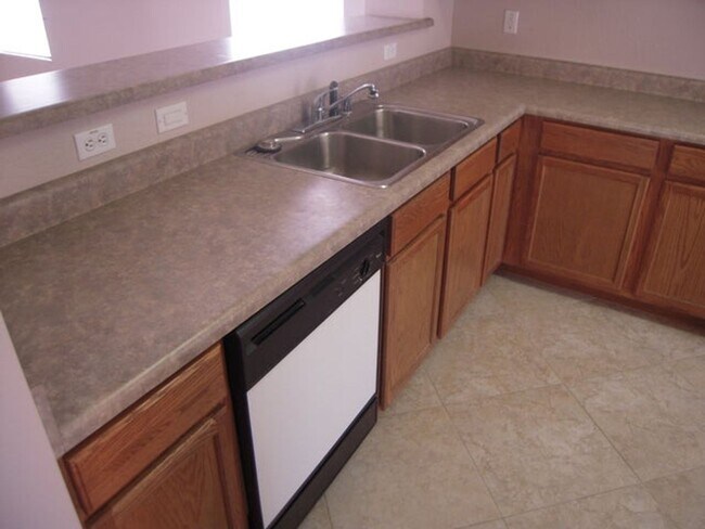 Foto del edificio - 3 BDRM 2 BTH HOME IN GOODYEAR