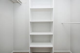 Building Photo - The Villas at Stone Creek