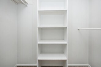 Building Photo - The Villas at Stone Creek