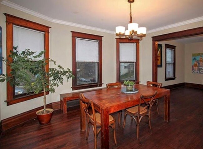 Foto del edificio - 705 W 3rd St