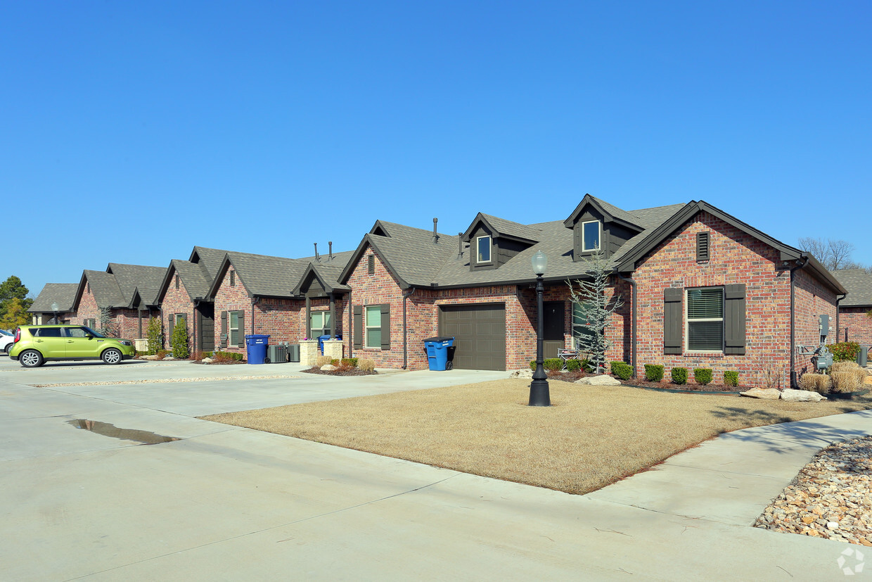 Building Photo - The Reunion at Skiatook