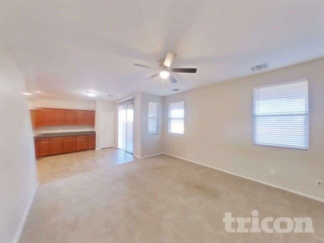 Foto del edificio - 21368 E North Loop